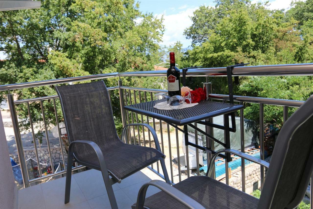 Apartments Maric-Hlapa Солине Экстерьер фото