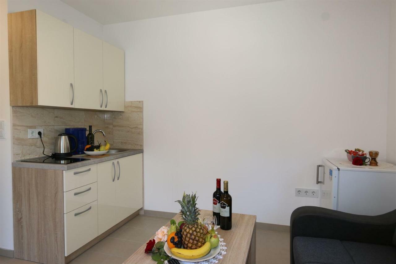 Apartments Maric-Hlapa Солине Экстерьер фото