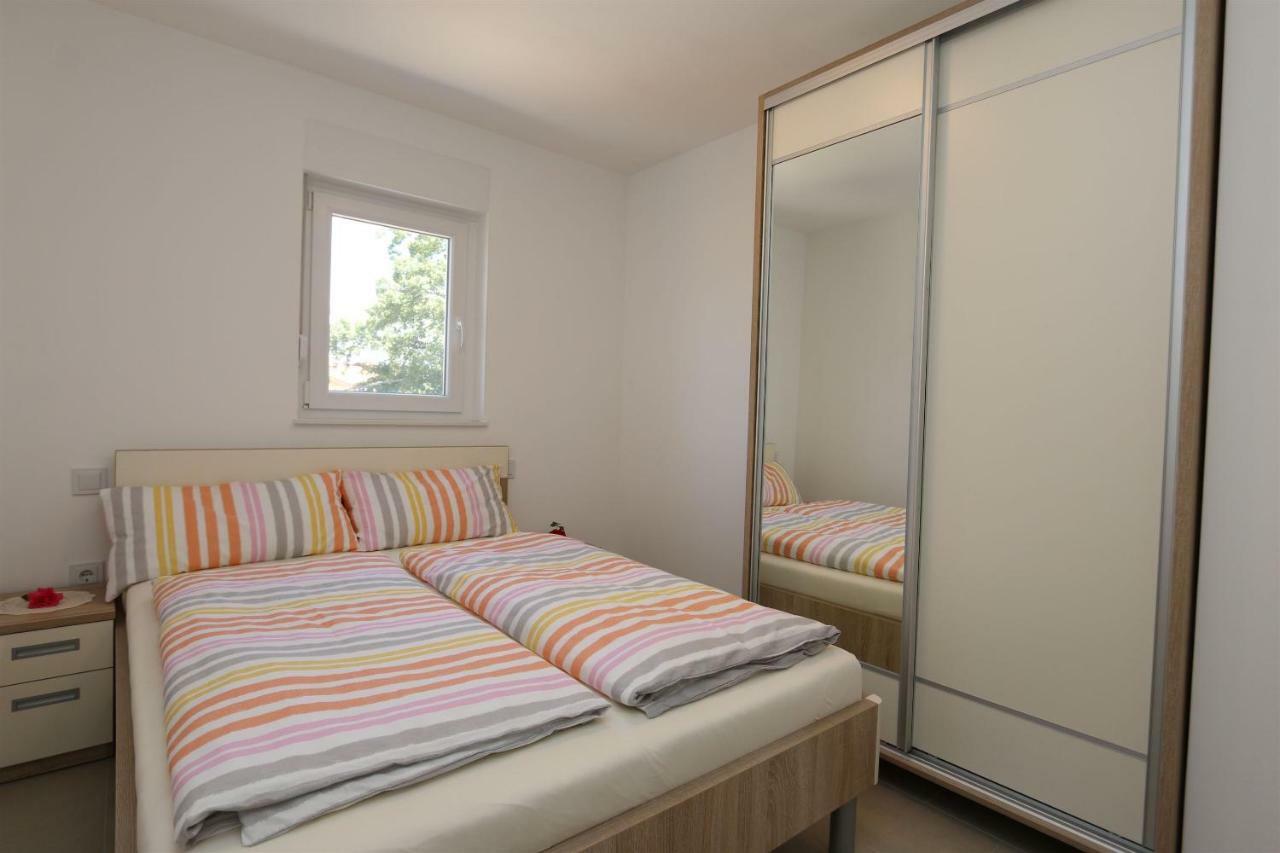 Apartments Maric-Hlapa Солине Экстерьер фото