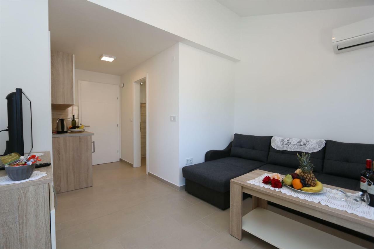 Apartments Maric-Hlapa Солине Экстерьер фото